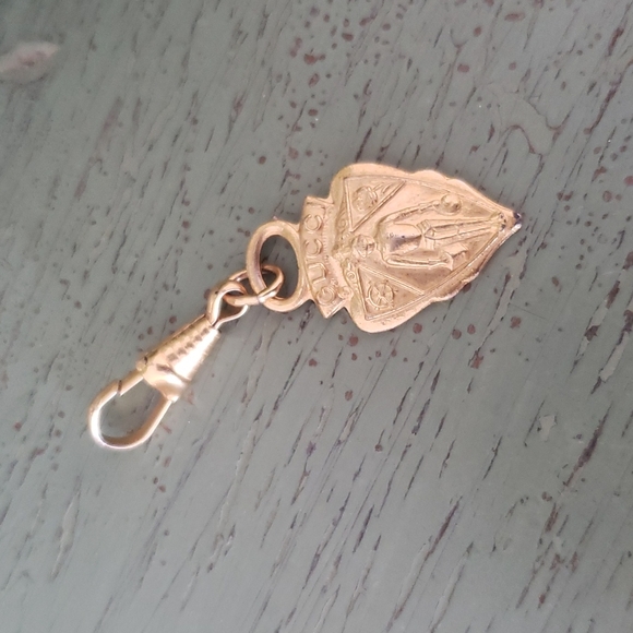 Vintage Gucci Gold Knight Crest Key Chain Fob Zipper Handbag Pull - Picture 2 of 6